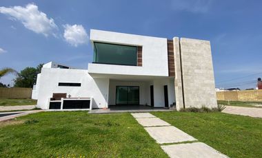 CASA EN VENTA ATRAS DE PLAZA SAN DIEGO