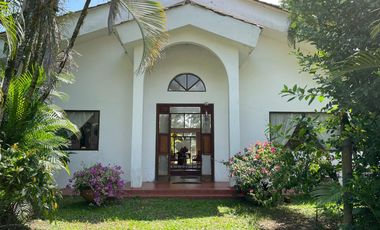 VENTA HERMOSA CASA CAMPESTRE EN CONDOMINIO JAMUNDI: