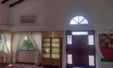 VENTA HERMOSA CASA CAMPESTRE EN CONDOMINIO JAMUNDI: