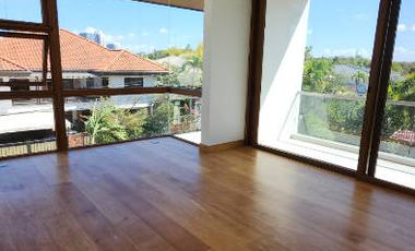 BRAND NEW LUXURIOUS CORNER LOT 5-BEDROOM HOME WITH UP TO 14 CAR BASEMENT + 5 DRIVEWAY SLOTS