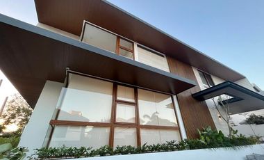 BRAND NEW LUXURIOUS CORNER LOT 5-BEDROOM HOME WITH UP TO 14 CAR BASEMENT + 5 DRIVEWAY SLOTS
