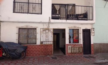 Casa Primer Piso con Apartaestudio En Venta Guayabal Medellín
