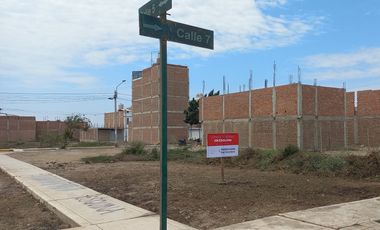 Venta Terreno en ESQUINA y FRENTE a PARQUE en La Ensenada III Chiclayo