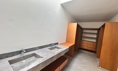 HERMOSA CASA DE LUJO UBICADA EN TEMOZÓN NORTE
