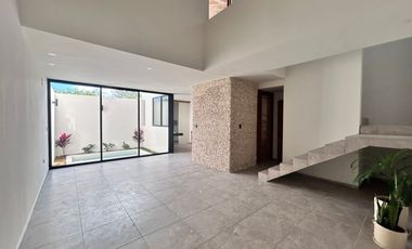 HERMOSA CASA DE LUJO UBICADA EN TEMOZÓN NORTE
