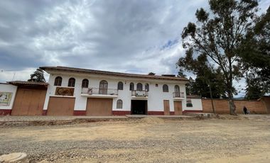 Casa Con Dos Terrenos En Venta En Tapalpa (Zona Centro).