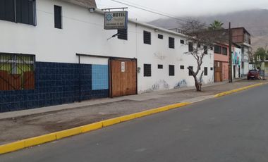 Venta de Hotel con 2 Casas, 6 Departamentos más Bodegas / Oficinas.  Iquique