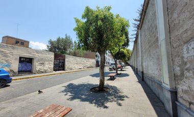 Terreno privilegiado en el corazón de Arequipa, frente al histórico Convento de Santa Catalina