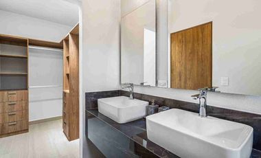 CASA EN VENTA, A 5 MINUTOS DE LA CENTRAL DE AUTOBUCES DE PUERTO VALLARTA,Y A  20 MINUTOS DE LA PLAYA