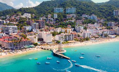 CASA EN VENTA, A 5 MINUTOS DE LA CENTRAL DE AUTOBUCES DE PUERTO VALLARTA,Y A  20 MINUTOS DE LA PLAYA