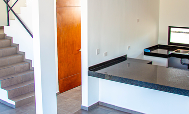 Casa en venta en Mérida con alberca privada y amenidades.