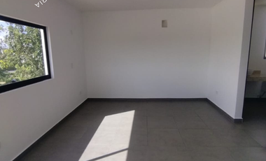 Casa en venta en Mérida con alberca privada y amenidades.