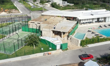 Casa en venta en Mérida con alberca privada y amenidades.