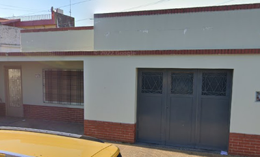 Casa al frente 4 ambientes Isidro Casanova