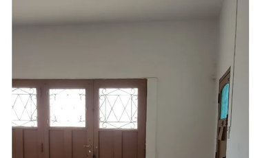 Casa al frente 4 ambientes Isidro Casanova
