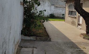 Casa al frente 4 ambientes Isidro Casanova