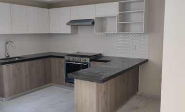 Amplia casa en venta a SUPER PRECIO en Cañadas del Bosque