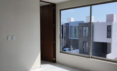 Amplia casa en venta a SUPER PRECIO en Cañadas del Bosque