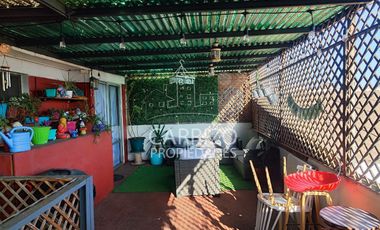 ¡Vendo Casa de 2 Pisos en Villa Costa Azul!