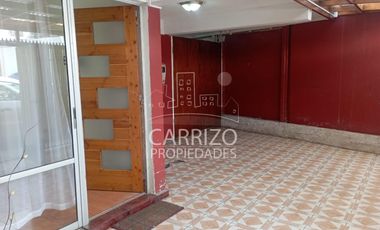 ¡Vendo Casa de 2 Pisos en Villa Costa Azul!