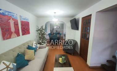 ¡Vendo Casa de 2 Pisos en Villa Costa Azul!