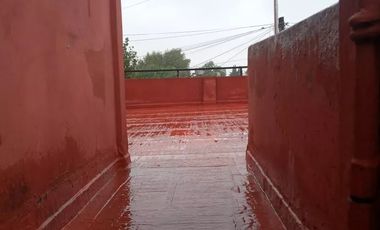 VENTA CASA 5 AMBIENTES CON LOCAL EN PLANTA BAJA
