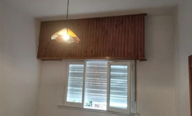 VENTA CASA 5 AMBIENTES CON LOCAL EN PLANTA BAJA