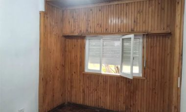 VENTA CASA 5 AMBIENTES CON LOCAL EN PLANTA BAJA