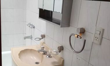 VENTA CASA 5 AMBIENTES CON LOCAL EN PLANTA BAJA