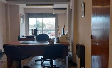 Venta Departamento 3 ambientes amueblado uso profesional