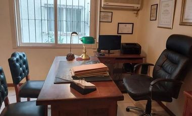 Venta Departamento 3 ambientes amueblado uso profesional