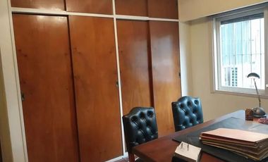 Venta Departamento 3 ambientes amueblado uso profesional