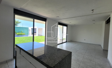 CASA CON ALBERCA EN MORELOS