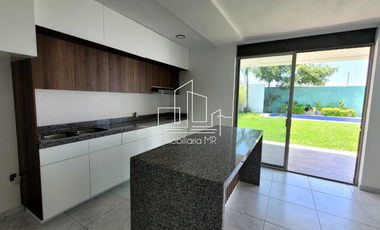 CASA CON ALBERCA EN MORELOS