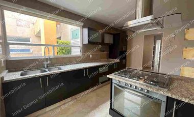 Casa en renta en Metepec, condominio a 5 min de Av Tecnológico y Av Torres.