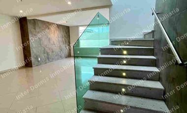 Casa en renta en Metepec, condominio a 5 min de Av Tecnológico y Av Torres.