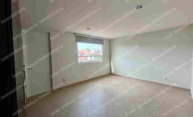 Casa en renta en Metepec, condominio a 5 min de Av Tecnológico y Av Torres.