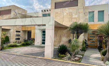 Casa en renta en Metepec, condominio a 5 min de Av Tecnológico y Av Torres.