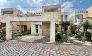 Casa en renta en Metepec, condominio a 5 min de Av Tecnológico y Av Torres.