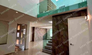 Casa en renta en Metepec, condominio a 5 min de Av Tecnológico y Av Torres.