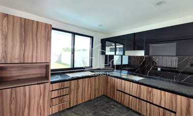 CASA CON ALBERCA EN MORELOS