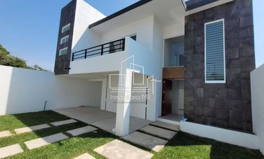 CASA CON ALBERCA EN MORELOS