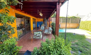 SE VENDE LINDA CASA EN CONDOMINIO 187 M2 DORMITORIOS 5 PISCINA UF 16.700