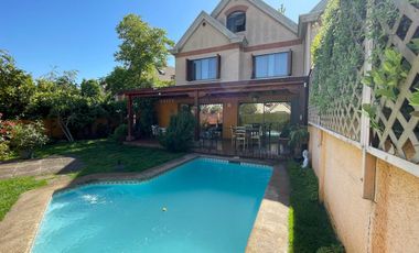 SE VENDE LINDA CASA EN CONDOMINIO 187 M2 DORMITORIOS 5 PISCINA UF 16.700
