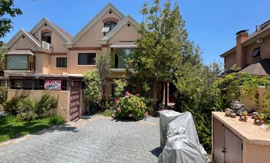 SE VENDE LINDA CASA EN CONDOMINIO 187 M2 DORMITORIOS 5 PISCINA UF 16.700