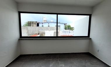 CASA CON ALBERCA EN OAXTEPEC MORELOS.