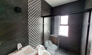 CASA CON ALBERCA EN OAXTEPEC MORELOS.