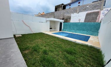 CASA CON ALBERCA EN OAXTEPEC MORELOS.