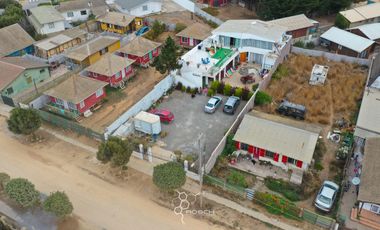 Oportunidad Casa Sólida con destino comercial