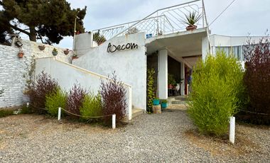 Oportunidad Casa Sólida con destino comercial